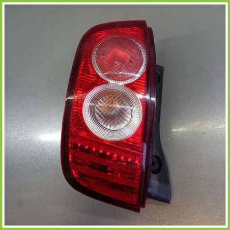 Fanale Fanalino Posteriore Sinistro SX VALEO NISSAN MICRA K12E 26555AX720 Originale Usato