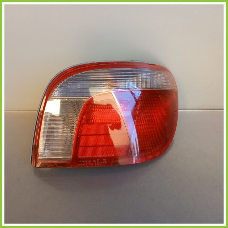 FANALE POSTERIORE Destro TOYOTA Yaris (Jpp) 1999 52-004 Usato