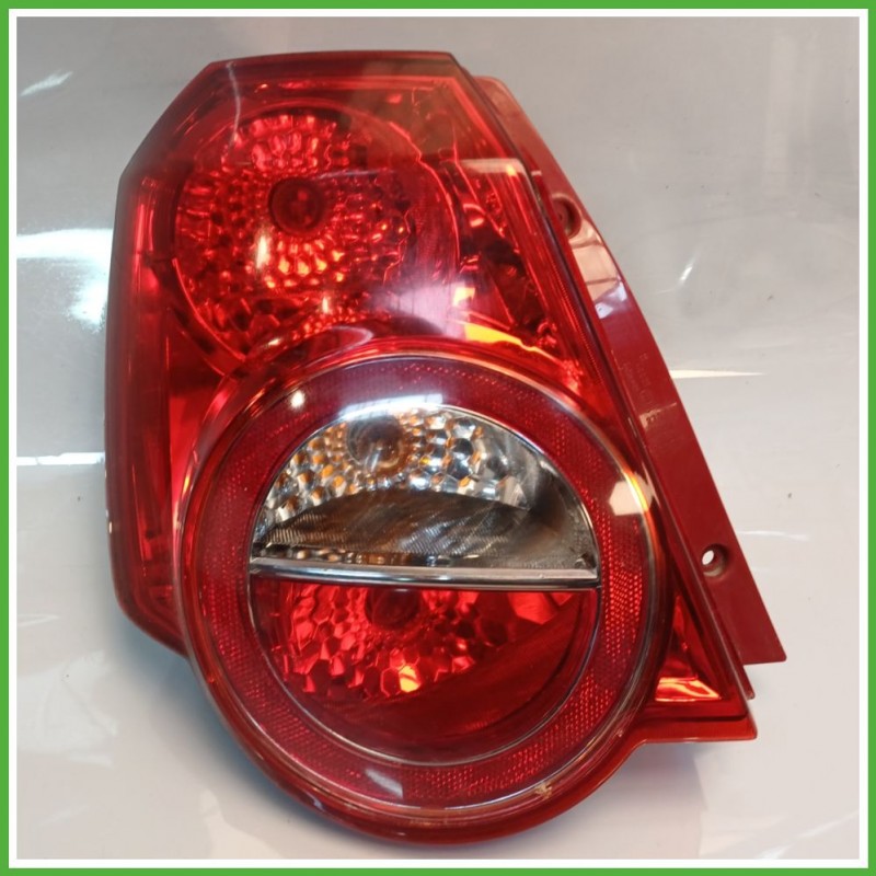 Fanale Fanalino Posteriore Sinistro SX SUNSANG CHEVROLET (DAEWOO) AVEO T250 95470359 Usato
