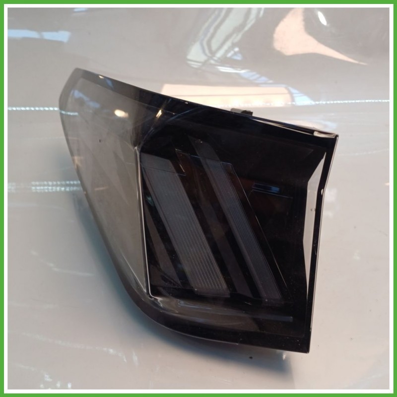 Fanale Fanalino Posteriore Sinistro SX MOPAR 82570101 PEUGEOT 3008 9840202680 Usato