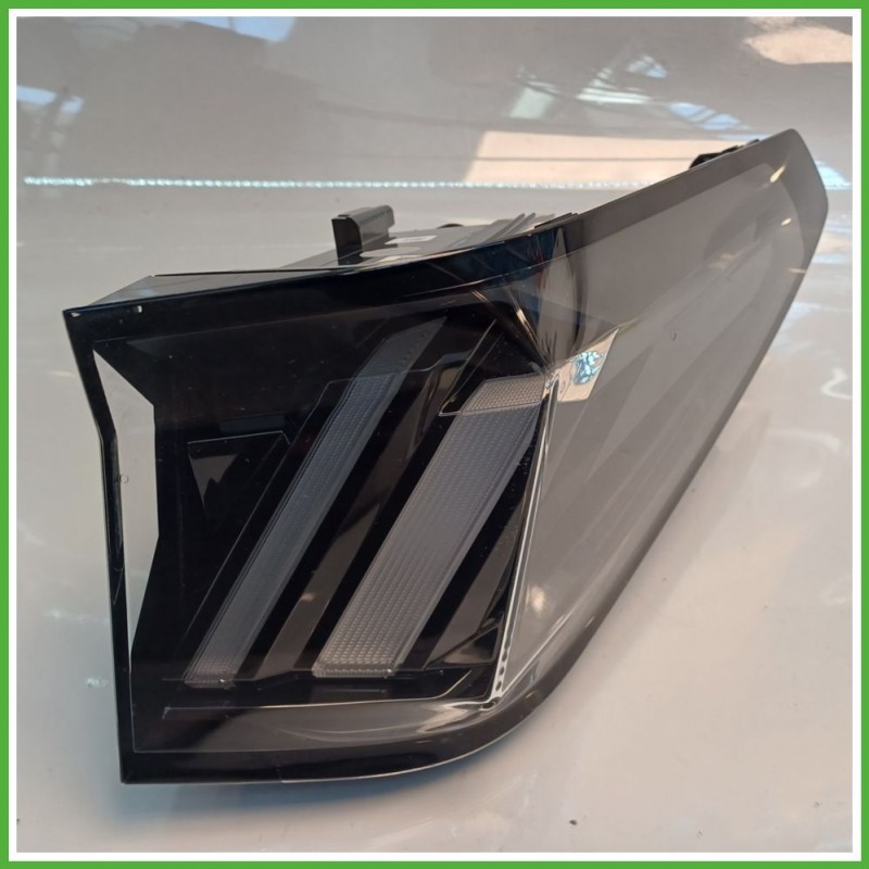Fanale Fanalino Posteriore Destro DX MOPAR 82570201 PEUGEOT 3008 9842101980 Usato