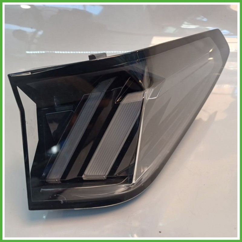 Fanale Fanalino Posteriore Destro DX MOPAR 82570201 PEUGEOT 3008 9842101980 Usato