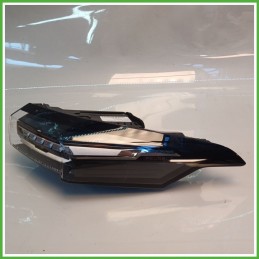 Fanale Fanalino Posteriore Destro DX HELLA 015.019-02AQ PEUGEOT 308 9835300380 Usato