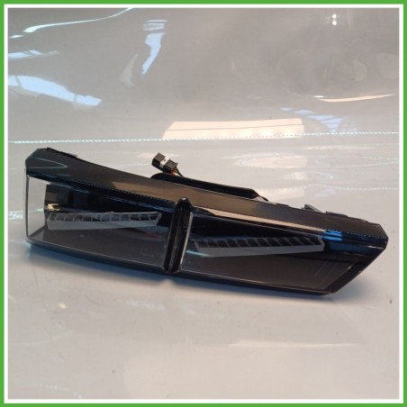Fanale Fanalino Posteriore Destro DX HELLA 015.022-02AN PEUGEOT 308 9835299280 Usato