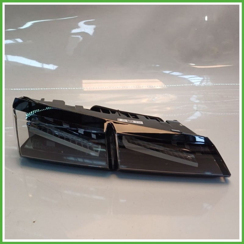 Fanale Fanalino Posteriore Sinistro SX HELLA 015.022-01AN PEUGEOT 308 9835300480 Usato