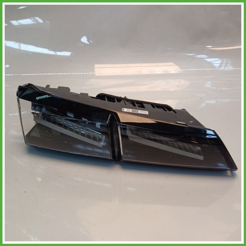 Fanale Fanalino Posteriore Sinistro SX HELLA 015.022-01AN PEUGEOT 308 9835300480 Usato