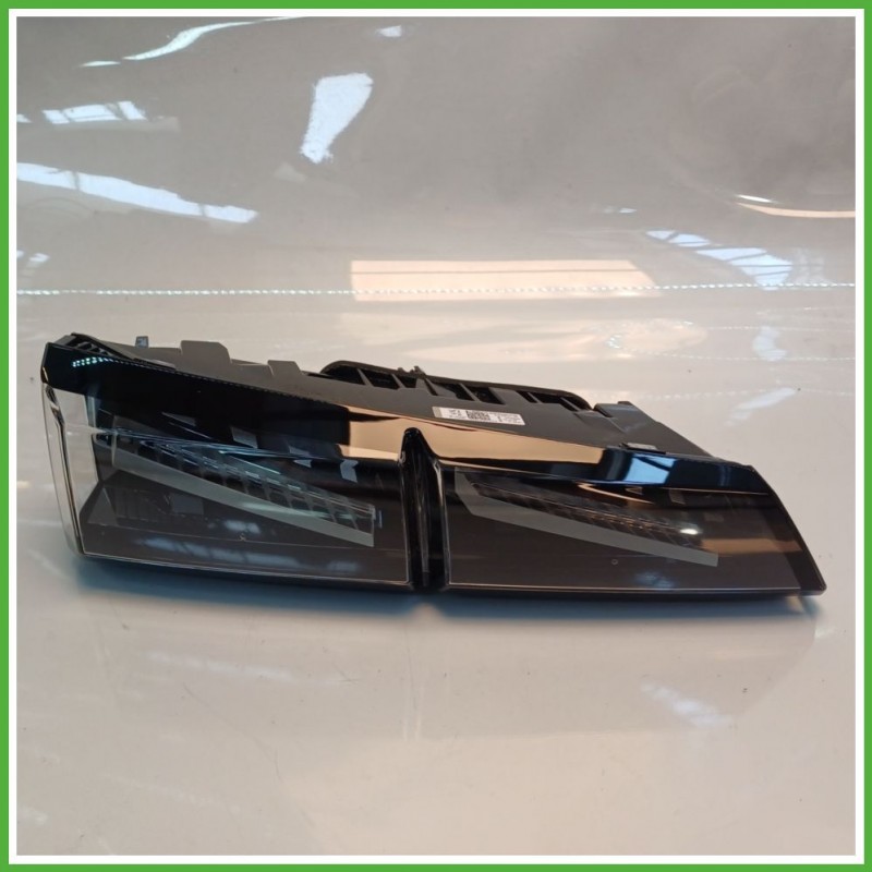 Fanale Fanalino Posteriore Sinistro SX HELLA 015.022-01AN PEUGEOT 308 9835300480 Usato