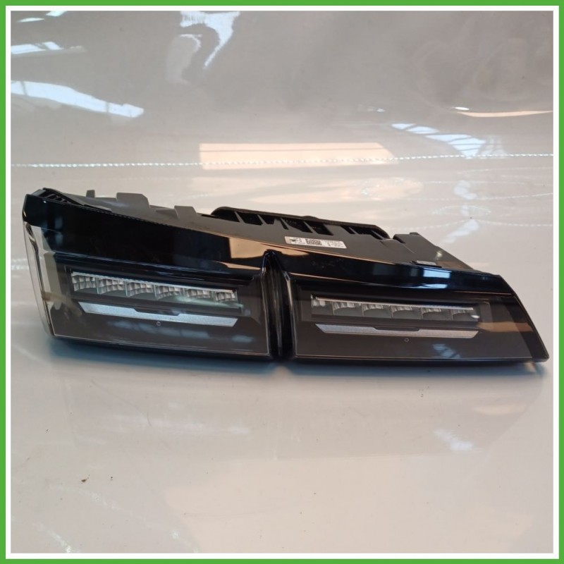 Fanale Fanalino Posteriore Sinistro SX HELLA 015.020-01AL PEUGEOT 308 9835300680 Usato
