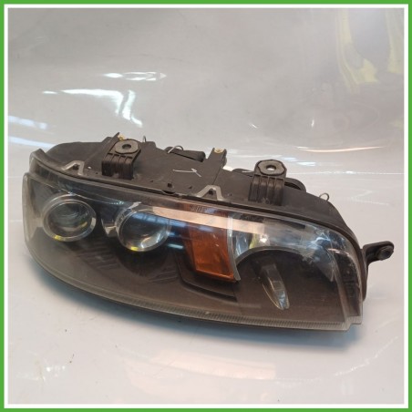 Faro Fanale Proiettore Anteriore Destro DX VALEO FIAT PUNTO 1N/1P 46522724 Usato