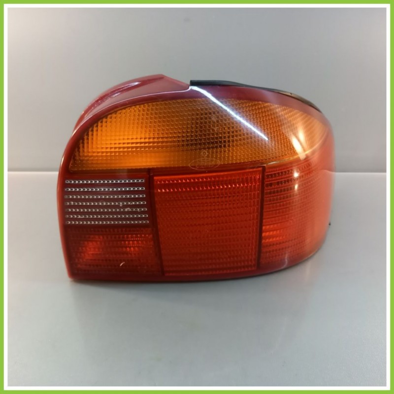 FANALE FANALINO POSTERIORE Destro FORD Mondeo (Fd) 1992 93B613N004 Usato