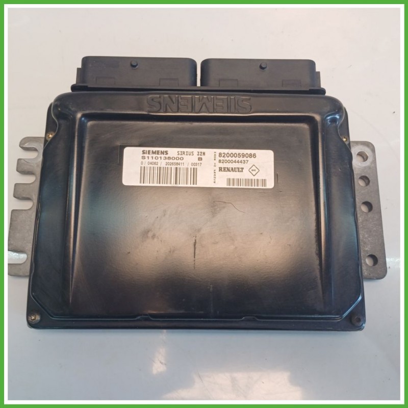Centralina Motore Iniezione ECU SIEMENS S110138000 RENAULT CLIO 2a Serie 1.2 43kw 7700115161 1998 2001