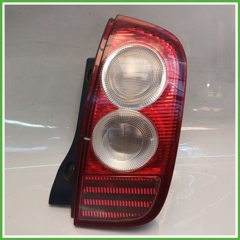 Fanale Fanalino Posteriore Destro DX VALEO NISSAN MICRA K12E 26550AX720 Usato
