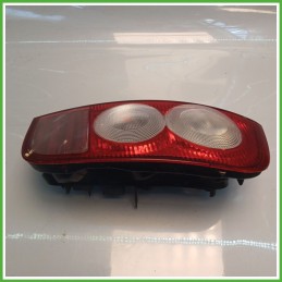 Fanale Fanalino Posteriore Destro DX VALEO NISSAN MICRA K12E 26550AX720 Usato