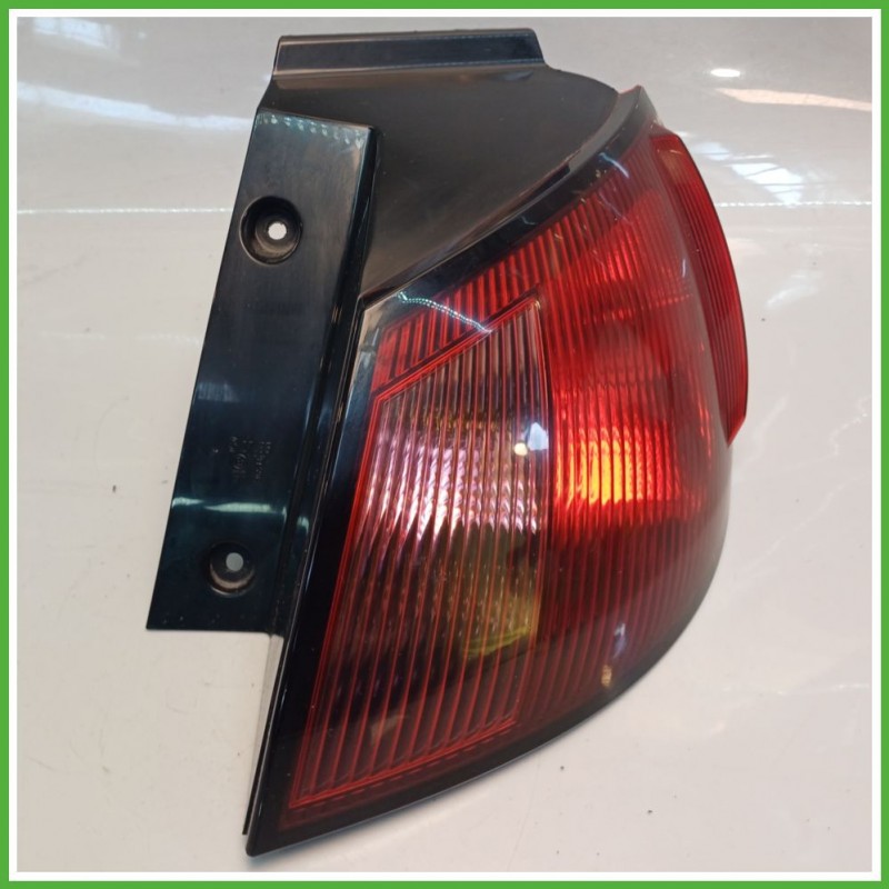 Fanale Fanalino Posteriore Destro DX SCINTEX 27.82.02.02 MITSUBISHI COLT 7a Serie MR957366 Usato