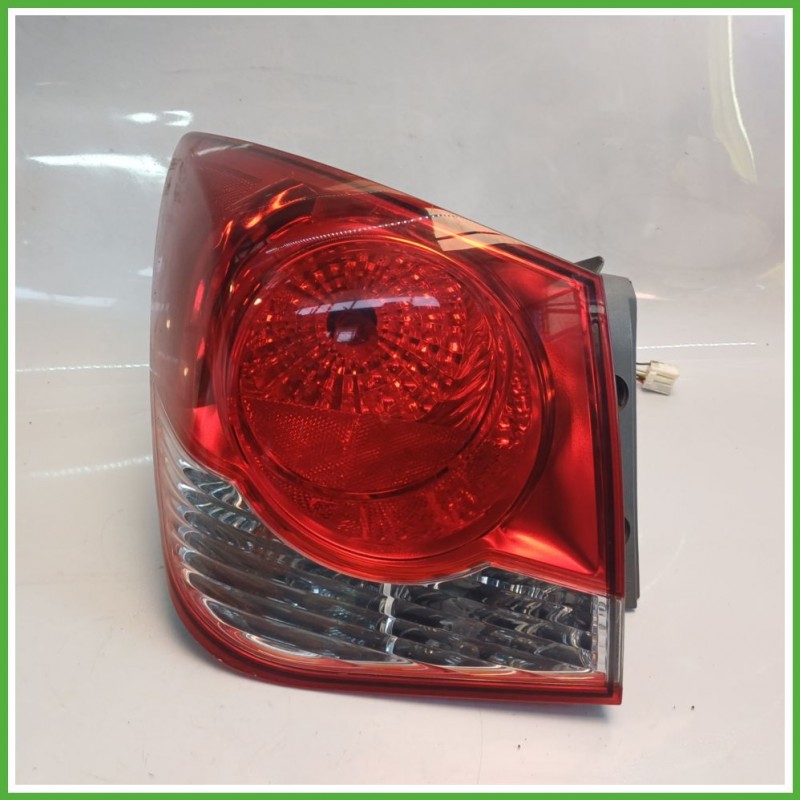 Fanale Fanalino Posteriore Sinistro SX SAMLIP CHEVROLET (DAEWOO) CRUZE J300 95393941 Usato