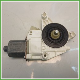 Motorino Alzavetro Anteriore Sinistro SX MERCEDES-BENZ Classe C W/S204 4 Porte 2048200142 2007 2011 BOSCH 0130322441