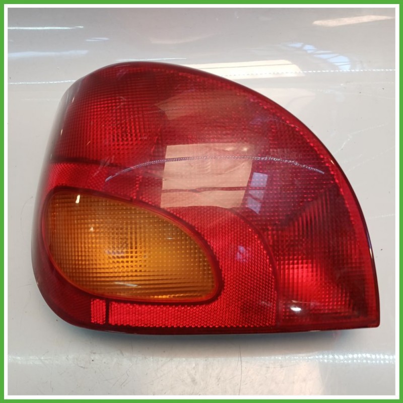 Fanale Fanalino Posteriore Destro DX SWF FORD FIESTA DX 1044154 Usato