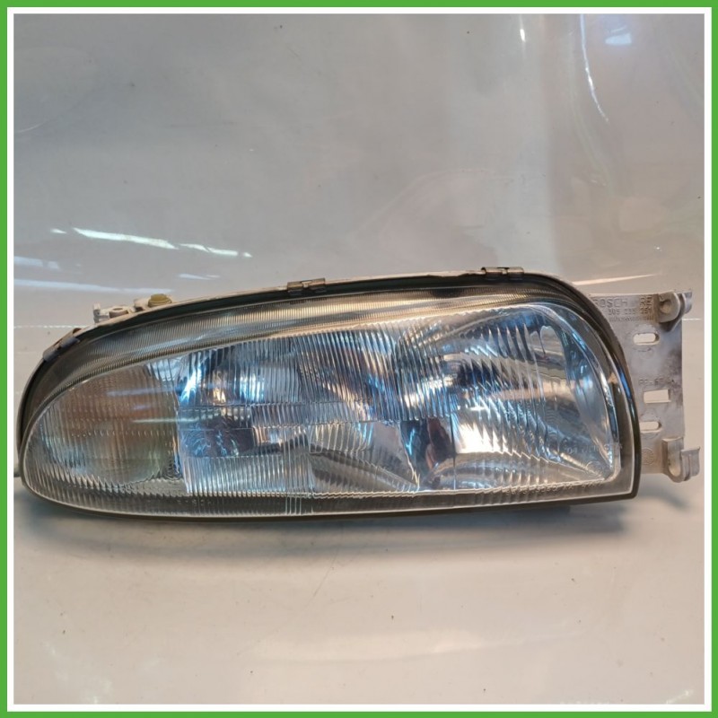 Faro Fanale Proiettore Anteriore Destro DX BOSCH 0301049202 FORD FIESTA DX 1042630 Usato