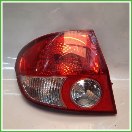 Fanale Fanalino Posteriore Sinistro SX HYUNDAI 92401-1CXXX HYUNDAI GETZ 924011C010 Usato