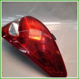 Fanale Fanalino Posteriore Destro DX HYUNDAI 924021J000 HYUNDAI i20 924021J000 Usato