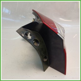 Fanale Fanalino Posteriore Destro DX KIA RIO 3a Serie 924021W210 Usato