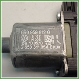 Motorino Alzavetro Posteriore Destro DX VOLKSWAGEN POLO 6R 5 Porte 6R0959812G 2009 2012 BOSCH 0130822533
