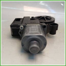 Motorino Alzavetro Posteriore Destro DX VOLKSWAGEN POLO 6R 5 Porte 6R0959812G 2009 2012 BOSCH 0130822533