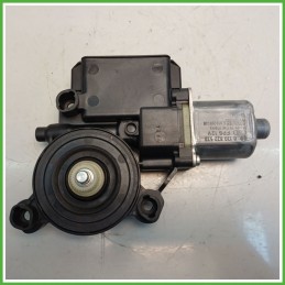 Motorino Alzavetro Posteriore Destro DX VOLKSWAGEN POLO 6R 5 Porte 6R0959812G 2009 2012 BOSCH 0130822533