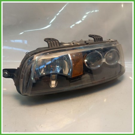 Faro Fanale Proiettore Anteriore Sinistro SX VALEO 89100449 FIAT PUNTO 1N/1P 46522720 Usato