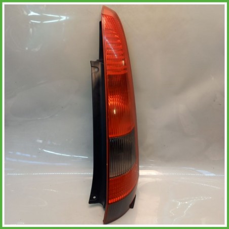 Fanale Fanalino Posteriore Destro DX VALEO FORD FIESTA CBK 1324563 Usato