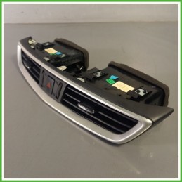 Bocchetta Climatizzazione Cruscotto Centrale NISSAN QASHQAI J11E 5 Porte 687504EA0A 2014 2018 NISSAN 687504EA0A
