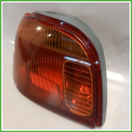 Fanale Fanalino Posteriore Sinistro SX TOYOTA YARIS FRP 815610D070 Usato