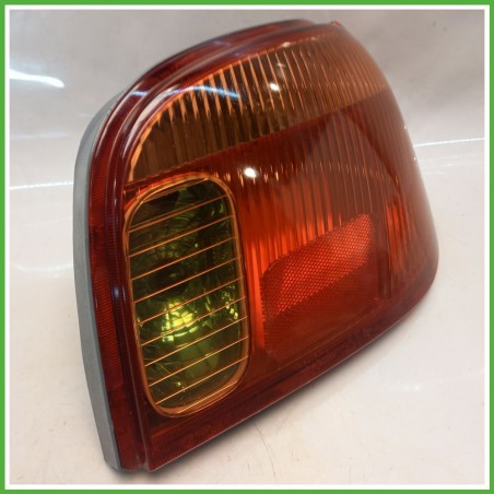 Fanale Fanalino Posteriore Destro DX TOYOTA YARIS FRP 815510D070 Usato