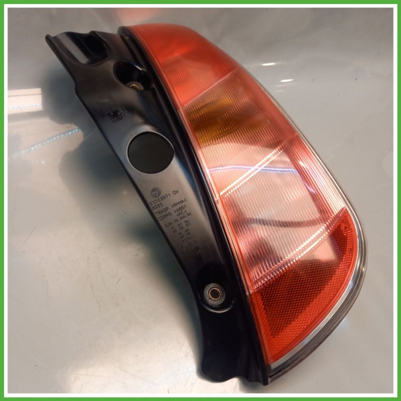 Fanale Fanalino Posteriore Destro DX LANCIA YPSILON TE 51753384 Usato