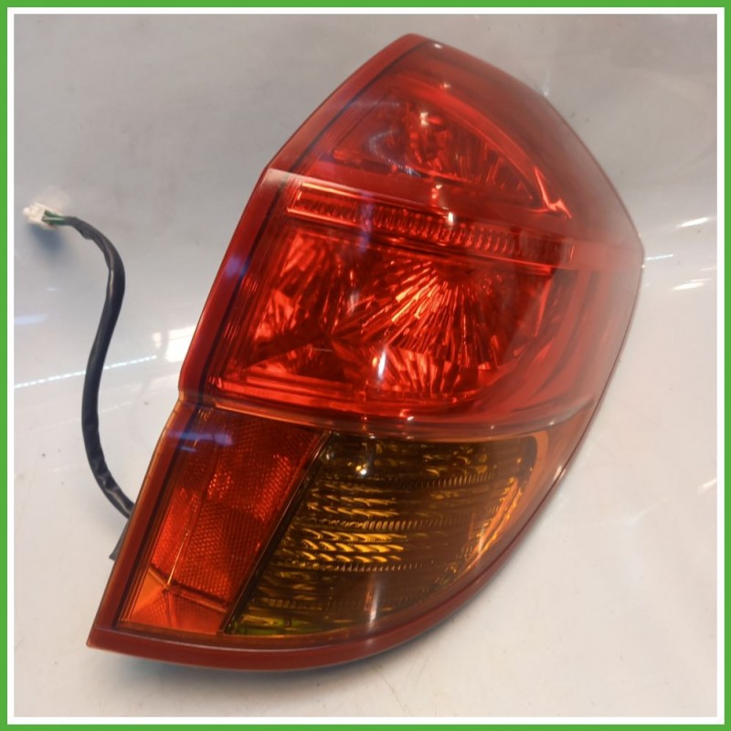 Fanale Fanalino Posteriore Destro DX SUBARU LEGACY 84201AG082 Usato