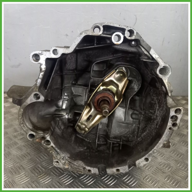 Cambio Manuale VOLKSWAGEN PASSAT 3B 1.8 Turbo APU Originale Usato