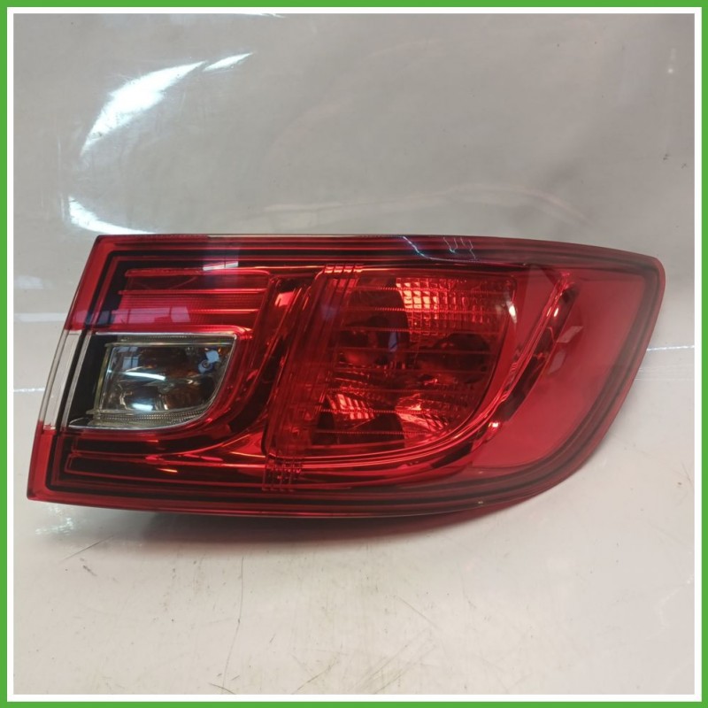Fanale Fanalino Posteriore Destro DX RENAULT CLIO 4a Serie 265506608R Usato