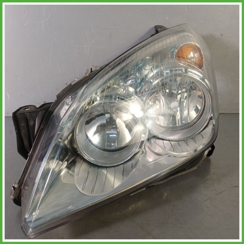 Faro Fanale Proiettore Anteriore Sinistro SX HELLA 1EG270370-41 OPEL ASTRA A04 93190069 Usato