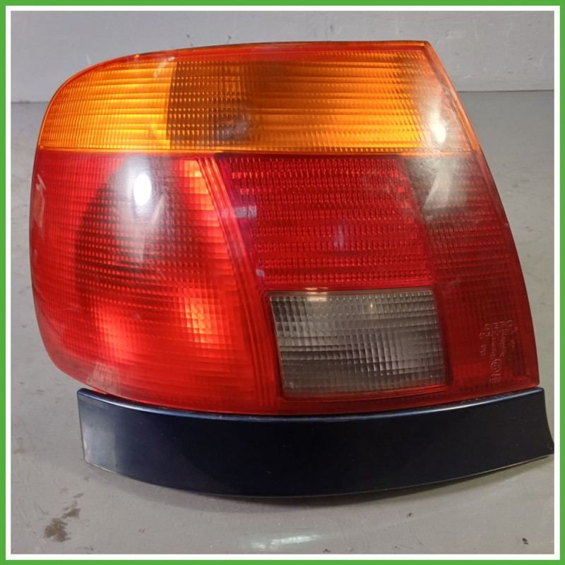 Fanale Fanalino Posteriore Sinistro SX AUDI A4 8D 8D0945095G Usato