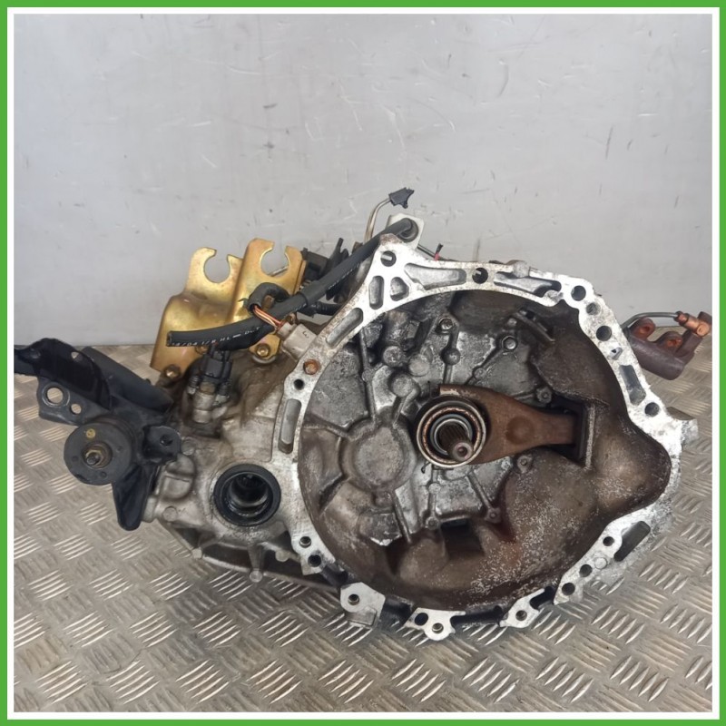 Cambio Manuale TOYOTA YARIS FRP 1.4 1NDTV Originale Usato