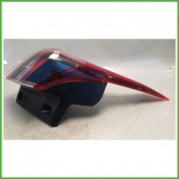 Fanale Fanalino Posteriore Sinistro SX HELLA OPEL CROSSLAND X P17 39137519 Usato
