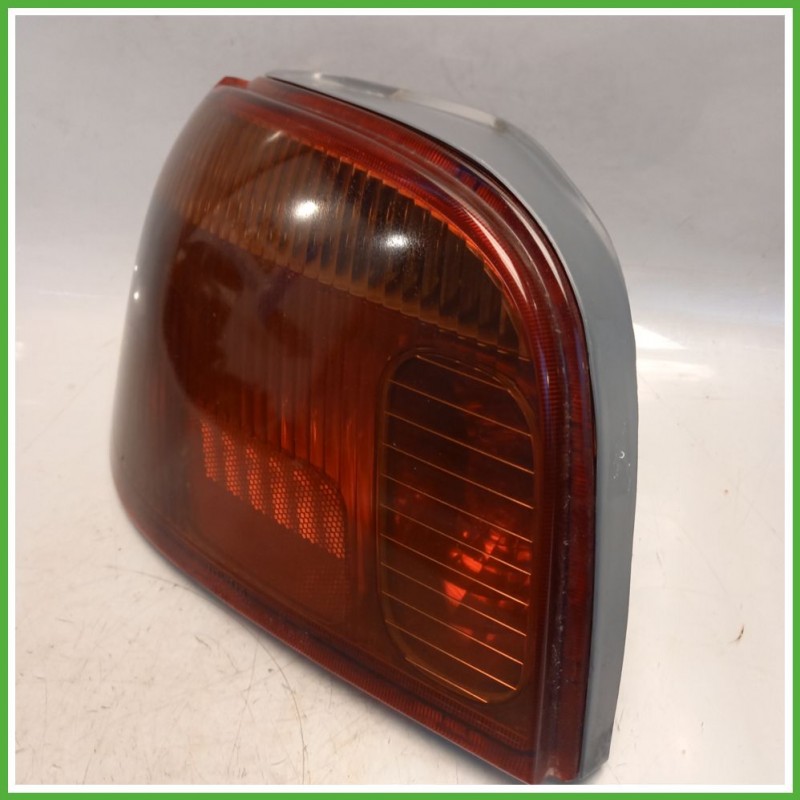 Fanale Fanalino Posteriore Sinistro SX KOITO 52-049 TOYOTA YARIS FRP 815610D070 Usato