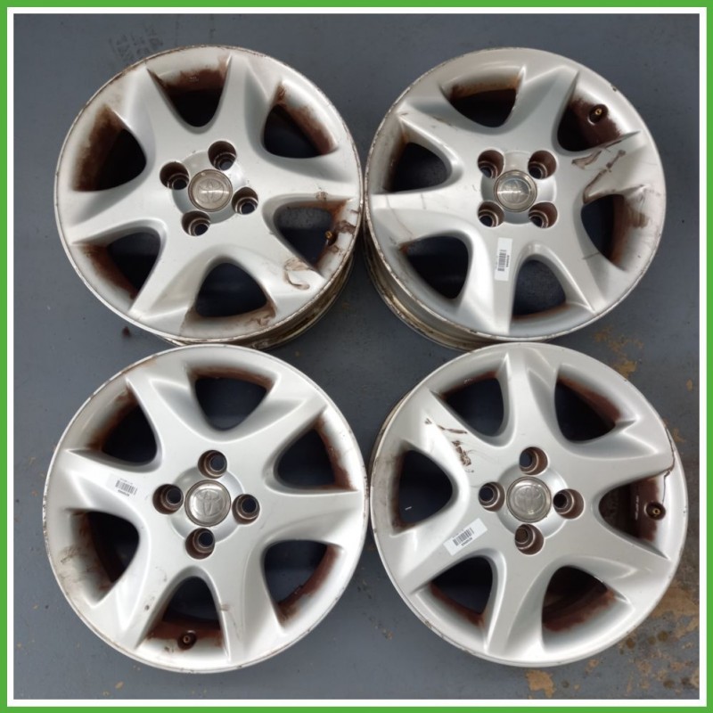 Cerchi in Lega TOYOTA COROLLA 5p (dal 01/2002 al 09/2004) 15 pollici 15" 6.0J 4x100 ET 45 4pz originali usati