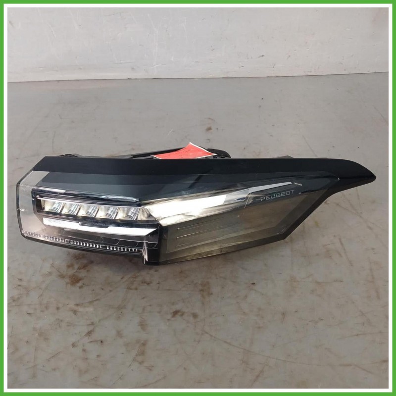 Fanale Fanalino Destro DX  Peugeot 308 3 Serie SW 2021 9835299280 Originale Usato