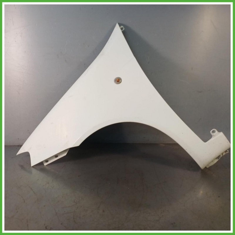 Parafango Anteriore Sinistro SX Fiat Punto 2 Serie Berlina 5 Porte 2003-2009 Bianco Originale Usato
