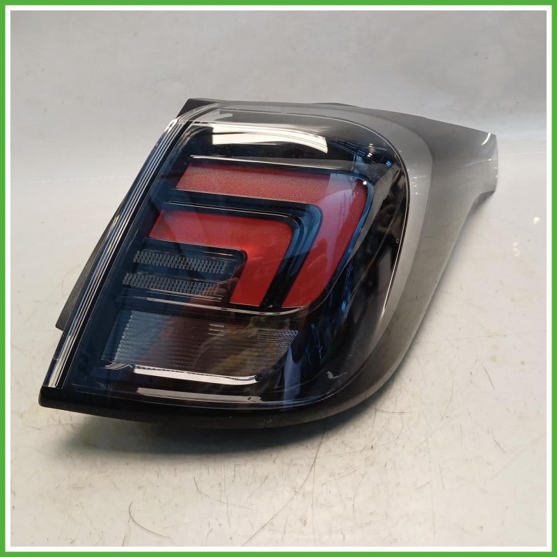 Fanale Fanalino Destro DX Hella 93235958 Opel Crossland X 2020 YQ01103780 Originale Usato