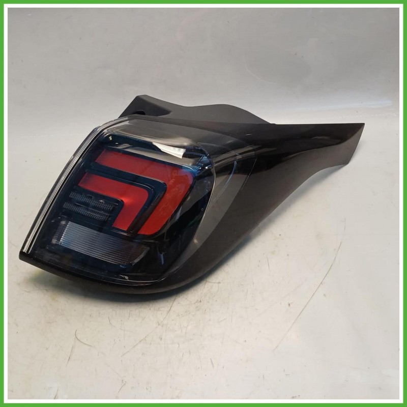 Fanale Fanalino Destro DX Hella 93235958 Opel Crossland X 2020 YQ01103780 Originale Usato
