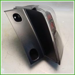 Fanale Fanalino Destro DX Hella 93235958 Opel Crossland X 2020 YQ01103780 Originale Usato