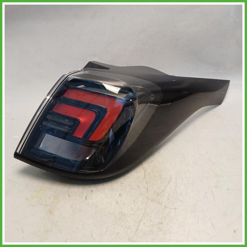 Fanale Fanalino Destro DX Hella 93235958 Opel Crossland X 2020 YQ01103780 Originale Usato