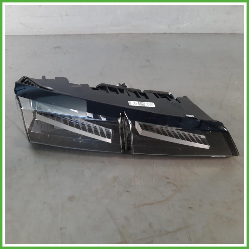 Fanale Fanalino Sinistro SX Hella 24194701L Peugeot 308 3 Serie 2021 9835300480 Originale Usato